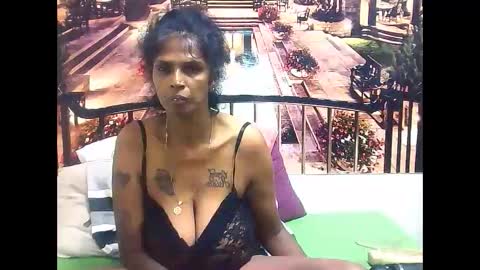 Snapshot of sexyva4u2luv chatting on February 26, 7:32 pm sexyva4u2luv online show from February 26, 7:32 pm