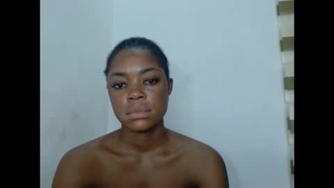 sexyxmilfx online show from February 26, 10:35 pm