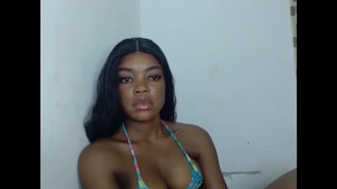 sexyxmilfx online show from February 19, 9:47 pm