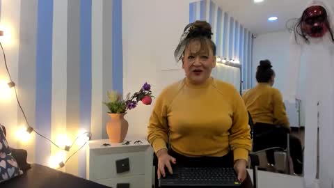 Mary online show from October 14, 11:46 am