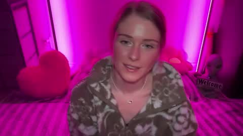 shadebabe online show from May 16, 8:44 am