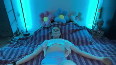 shadebabe online show from November 16, 8:38 am