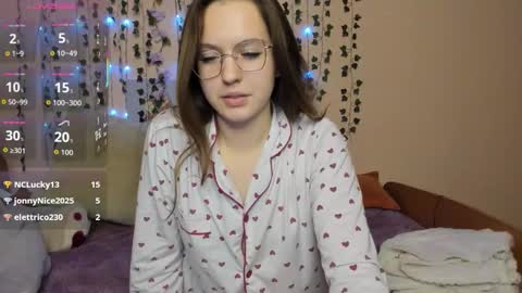 Vivian online show from October 19, 3:49 pm