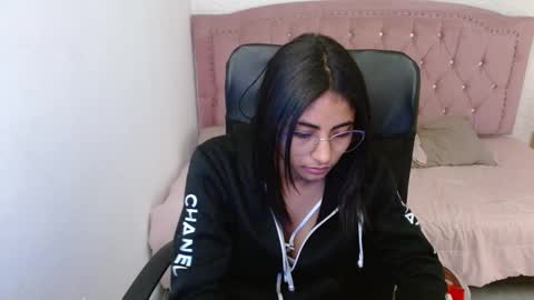 shanelle online show from February 20, 9:11 am