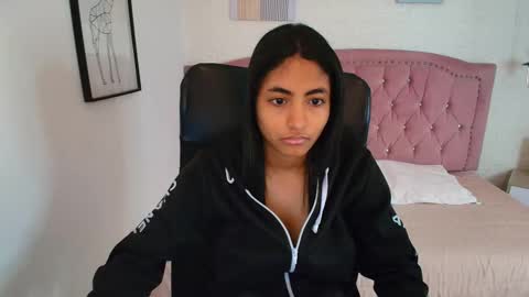 shanelle online show from December 3, 3:07 am