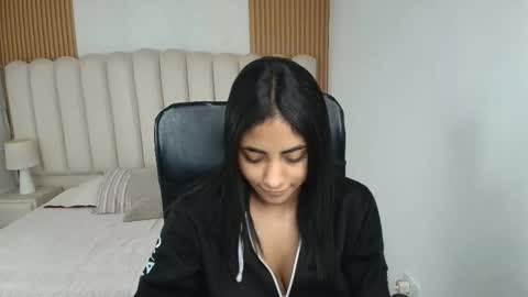 shanelle online show from March 25, 3:13 am