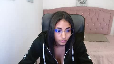 shanelle online show from February 28, 9:47 am