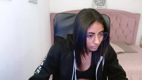 shanelle online show from February 26, 9:22 am