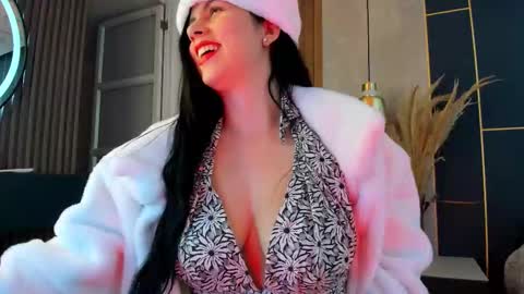 Shanell Moore online show from December 16, 12:55 pm