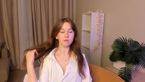 me name is Mia online show from April 16, 7:14 pm