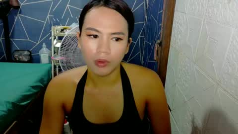 shanica_lee972385 online show from June 26, 2:00 pm