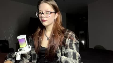 Snapshot of shannanwonnacott chatting on October 24, 4:08 pm Lissa online show from October 24, 4:08 pm