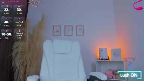   online show from November 8, 11:19 pm