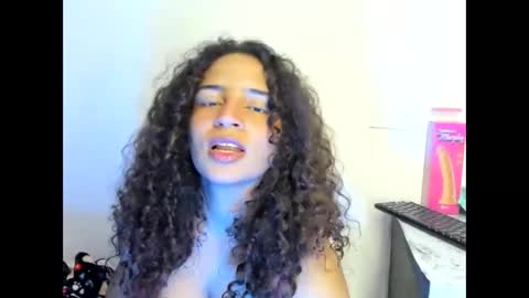 shanom01 online show from June 11, 1:31 pm