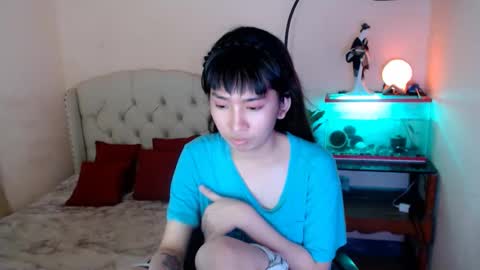 Snapshot of shantalfoxxy chatting on March 6, 5:24 am SHANTA FOX s online show from March 6, 5:24 am