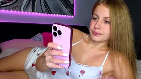 Sharleen online show from October 29, 3:25 pm