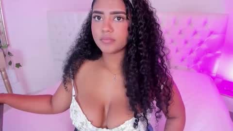 Sharlot online show from February 13, 2:20 pm