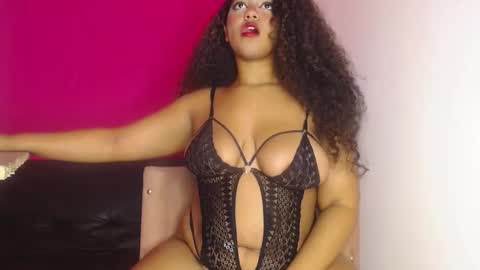 Sharlot online show from October 17, 1:04 pm