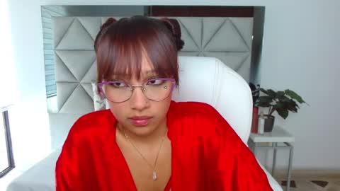 sharon_rosse__ online show from March 8, 3:35 pm