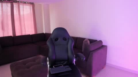 Sharon Independent model online show from April 8, 6:44 pm