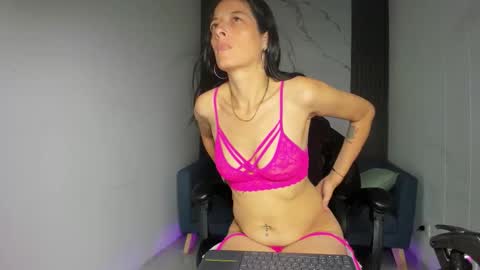 Snapshot of shaunadream chatting on September 21, 4:49 am Lady Shauna online show from September 21, 4:49 am