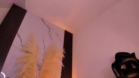 Shauna online show from February 21, 6:49 am