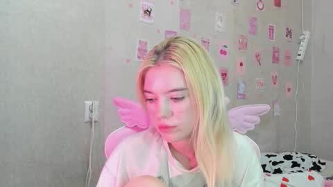 Lola online show from September 24, 6:36 pm