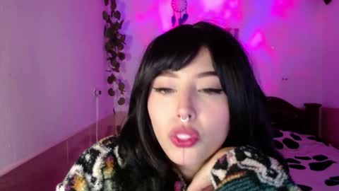 Shayla 3 online show from December 22, 10:33 am