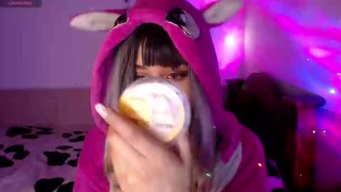 Shayla 3 online show from October 12, 4:38 am