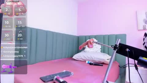 Shayra online show from October 2, 11:53 am