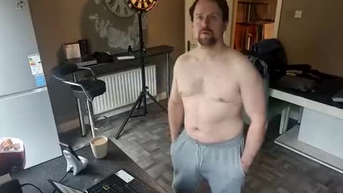 Shay Wilde online show from October 5, 3:30 pm