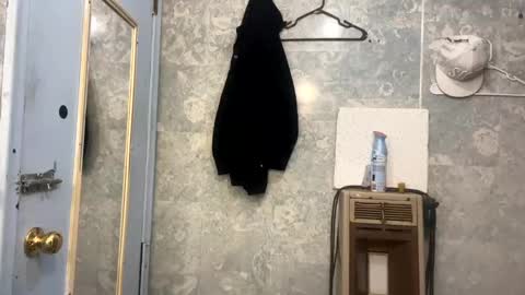 Shelby holes online show from December 5, 1:44 pm