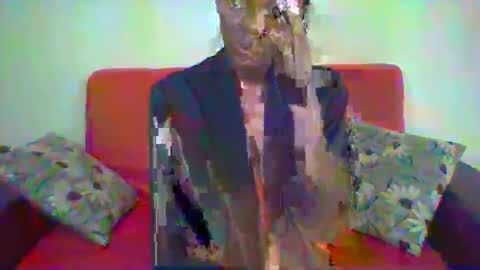 Snapshot of shelia420715 chatting on February 22, 9:23 am shelia420715 online show from February 22, 9:23 am