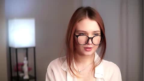 Lina online show from February 6, 2:20 pm