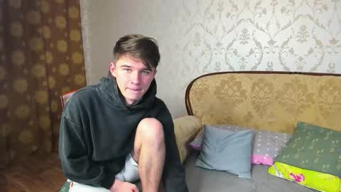 Max online show from October 1, 8:08 pm