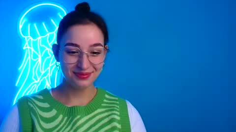 Snapshot of sheryl_sweet chatting on January 20, 6:43 pm Sheryl online show from January 20, 6:43 pm