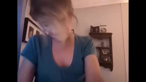 Snapshot of sheseemsinnocent chatting on October 31, 2:06 pm sheseemsinnocent online show from October 31, 2:06 pm