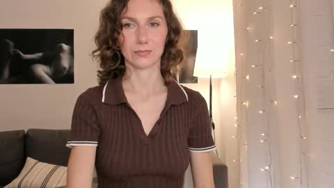 shesleepsnaked online show from April 14, 5:16 pm