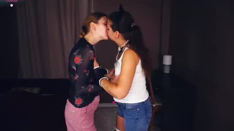 Gretta and Lucia online show from September 22, 5:55 am