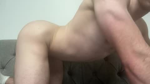shirtlesshunk15 online show from June 11, 8:12 am