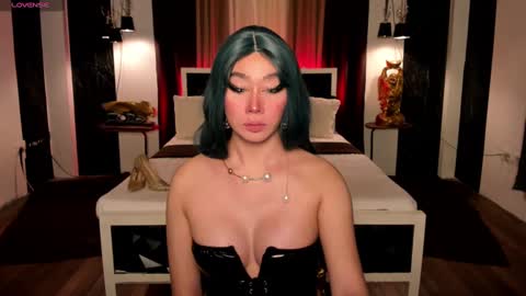 WET AND WILD YHANNA online show from December 18, 7:04 am
