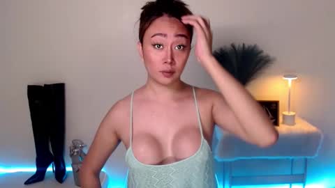 WET AND WILD YHANNA online show from September 26, 5:59 am