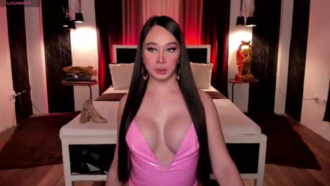 WET AND WILD YHANNA online show from December 19, 7:29 am
