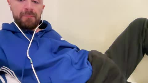 Snapshot of show_jizzness chatting on February 25, 9:04 pm show_jizzness online show from February 25, 9:04 pm