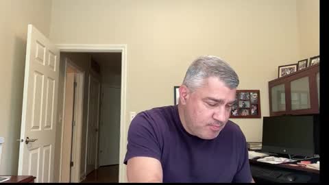 Chicago Guy online show from October 14, 7:06 pm