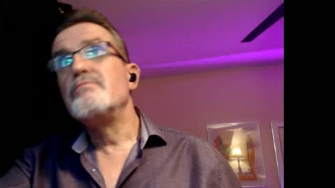 Snapshot of shrewtamer chatting on March 1, 5:31 am shrewtamer online show from March 1, 5:31 am
