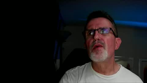 Snapshot of shrewtamer chatting on February 7, 6:14 am shrewtamer online show from February 7, 6:14 am