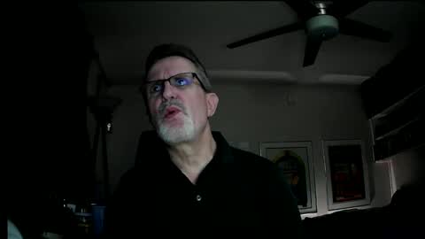 Snapshot of shrewtamer chatting on December 14, 2:11 am shrewtamer online show from December 14, 2:11 am