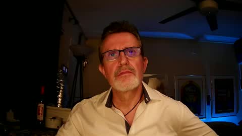 Snapshot of shrewtamer chatting on September 10, 4:57 am shrewtamer online show from September 10, 4:57 am