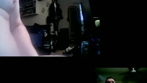Snapshot of shrewtamer chatting on December 7, 6:43 pm shrewtamer online show from December 7, 6:43 pm